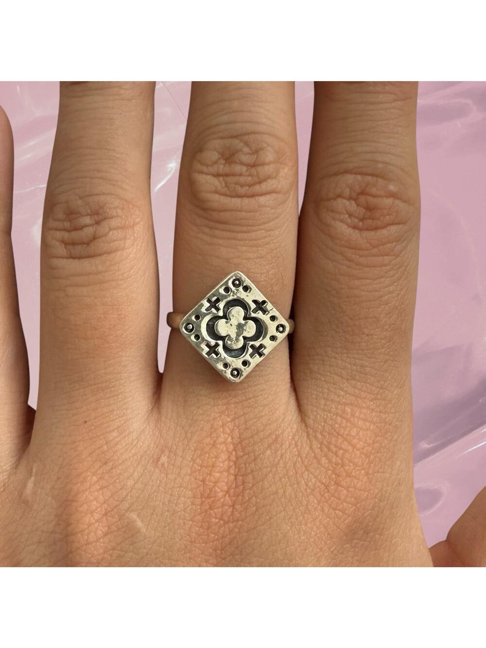 Vintage 925 Sterling Silver tile black floral and cross motifs ring Size 8